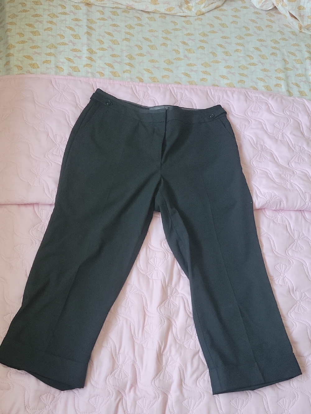 Liz Claiborne Black Cropped Dress Pants